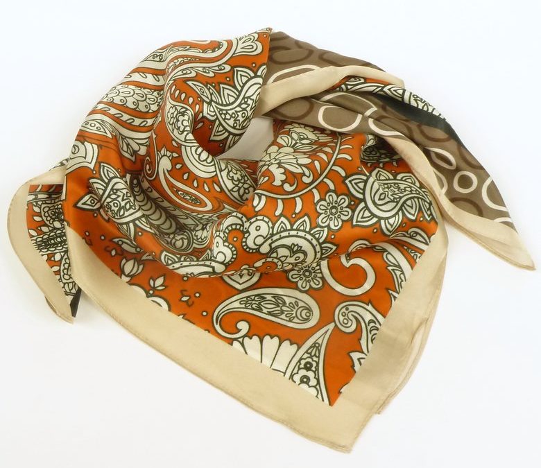 Apaszka damska jedwabna wzorzysta