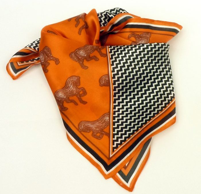 Apaszka gawroszka jedwabna koniki