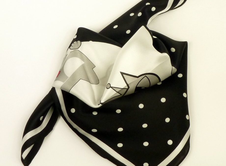 Apaszka gawroszka jedwabna koty czarna