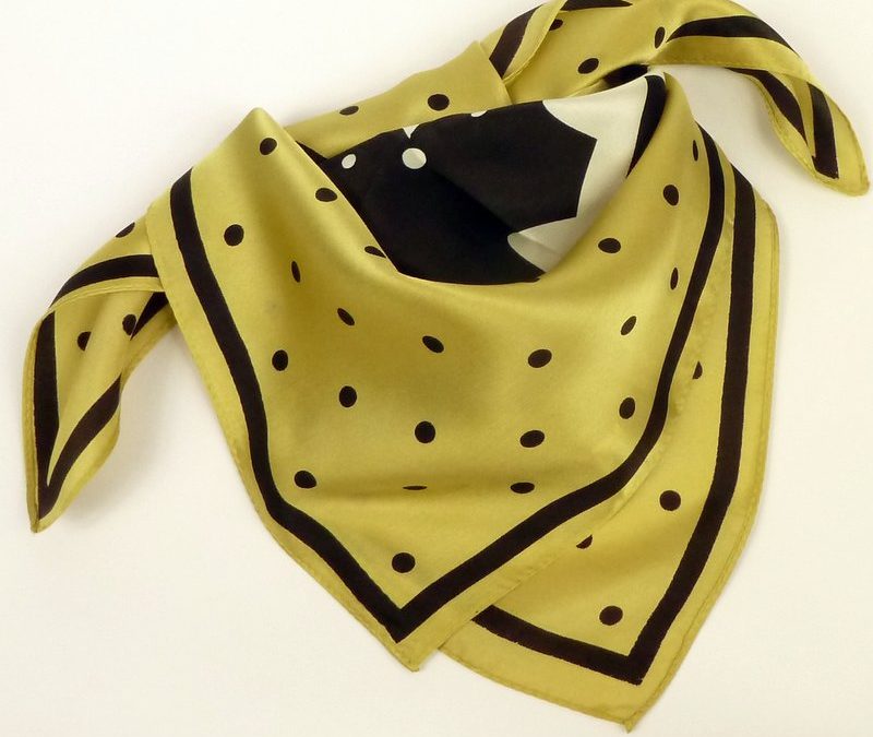 Apaszka gawroszka jedwabna koty żółta