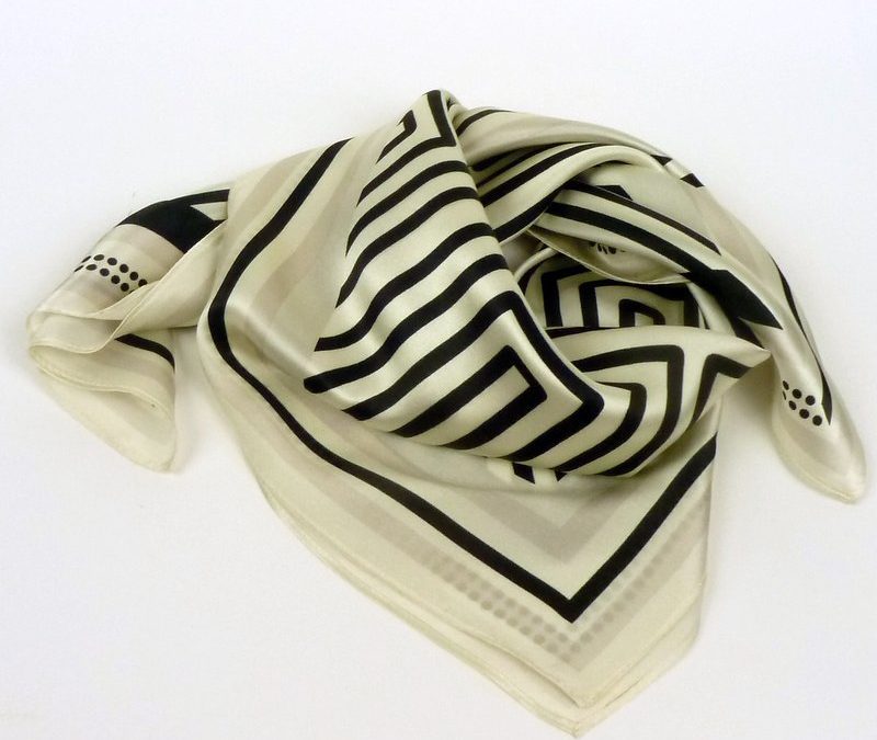 Apaszka jedwabna biało-czarna