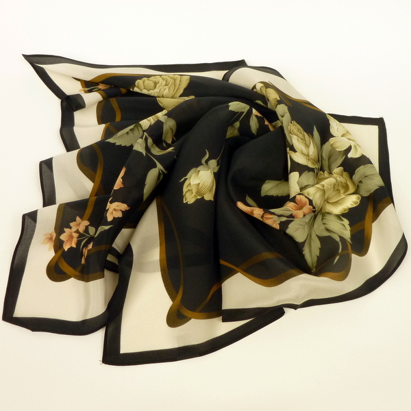 Apaszka jedwabna w kwiaty