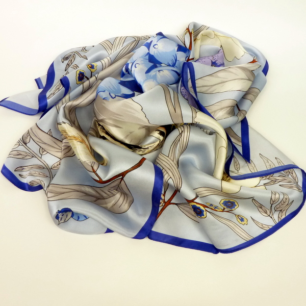 Apaszka jedwabna w kwiaty