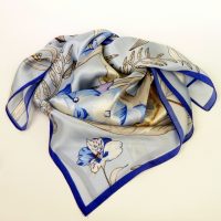 Apaszka jedwabna w kwiaty