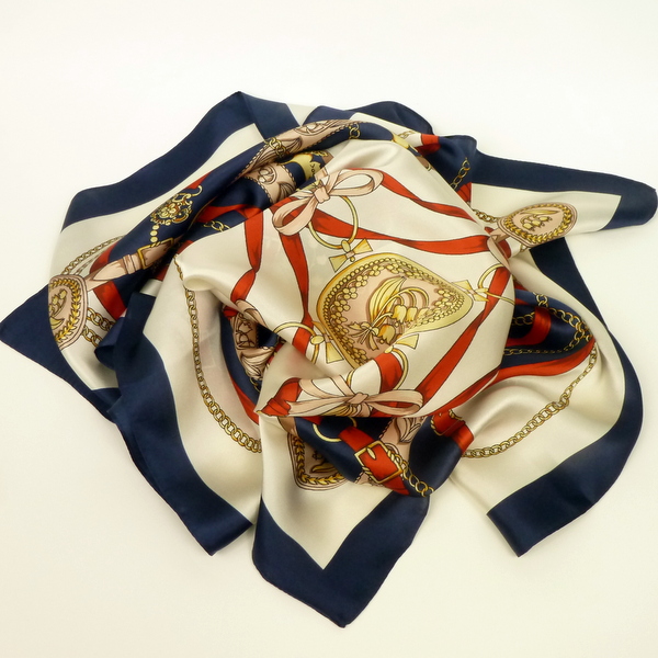 Elegancka apaszka jedwabna