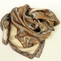 Apaszka jedwabna we wzory