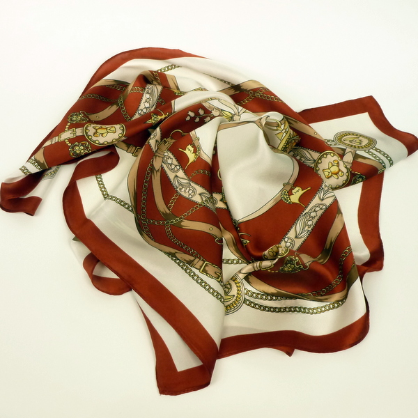 Elegancka apaszka jedwabna