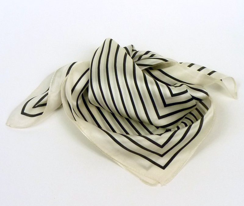 Apaszka jedwabna gawroszka biało-czarna