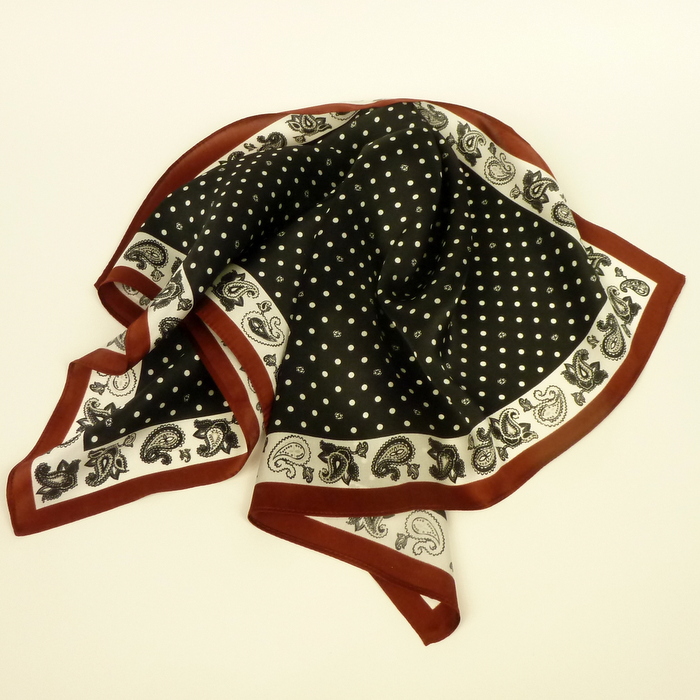 Apaszka jedwabna w kropki