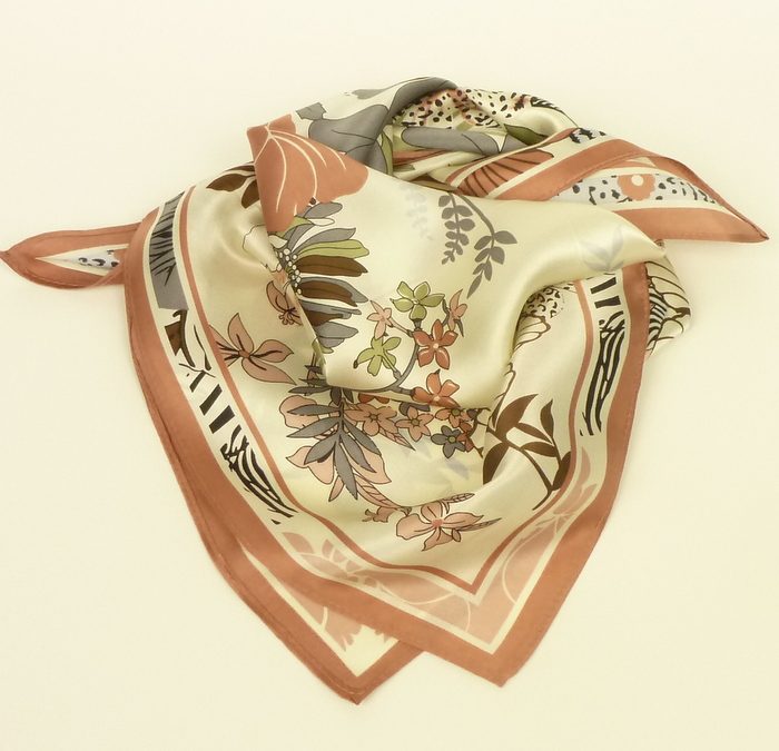 Apaszka jedwabna gawroszka kwiaty