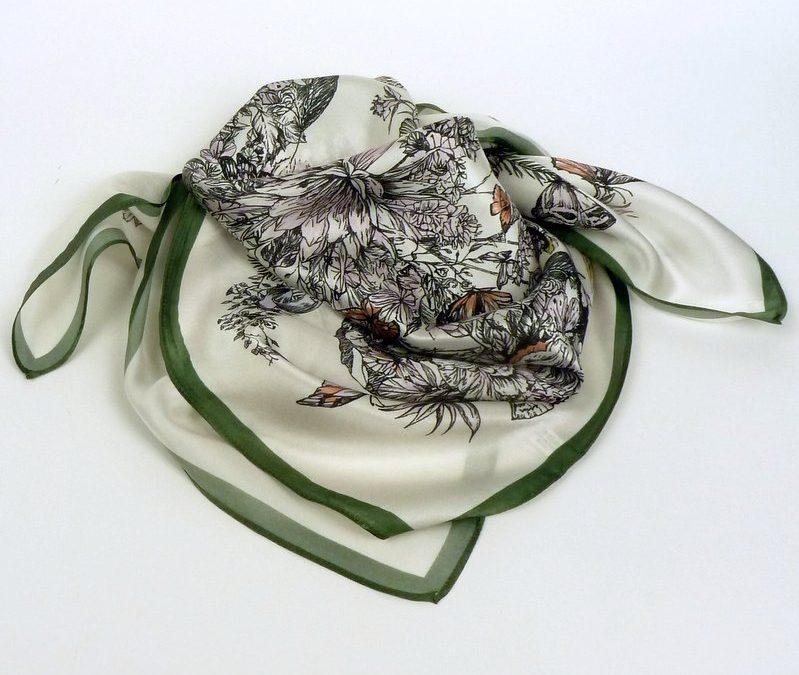 Apaszka jedwabna kwiaty i motyle