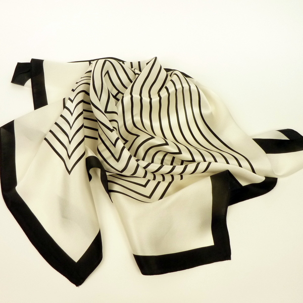 Apaszka jedwabna biało-czarna