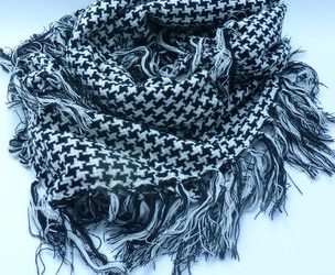 Pepitka- wzór na szale, chusty