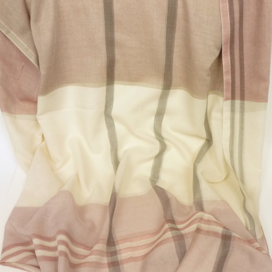 Cienki szal linie i krata - obrazek 3