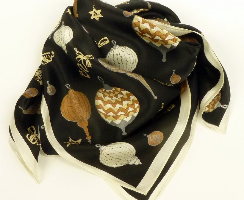 Elegancka apaszka jedwabna bombki czarna