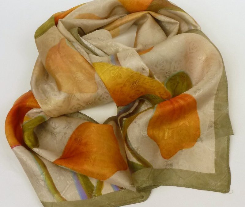 Szal jedwabny beżowy z kwiatami