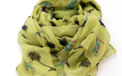 Dlaczego szal jest lepszy od apaszki w podróży